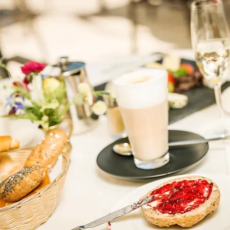 Finkenbergerhof Szálloda 3*