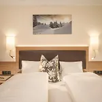 Отель Finkenbergerhof 3*